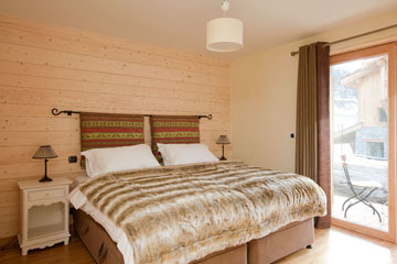 St Martin Ski Chalet: Bedroom 2 with terrace