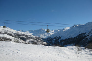 St Martin Ski Chalet: Gondola up from St Martin village